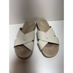 Kuru Cloud Women’s Sandal Sz 9 Cream Color Casual Slip On Comfort Beach